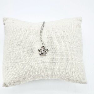 14K White Gold Vintage Dainty Flower Diamond Pendant & Necklace 14”